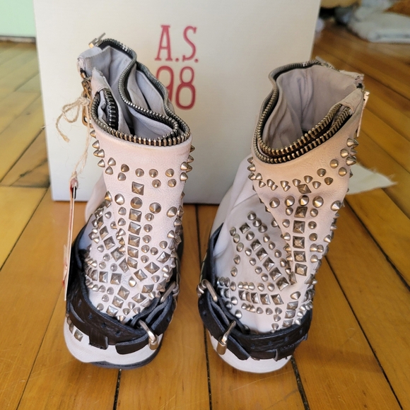 NIB A.S.98 Sid Studded Moto Boots, Ice + Black, Italian Leather, EU Wome… - Picture 4 of 6